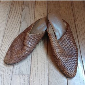 The Leather Collection Woven Mule Slides